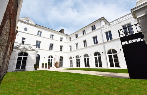 Lisieux Apartment | Explore Manoir de l'Eveche: Ocean View & Spa Retreat