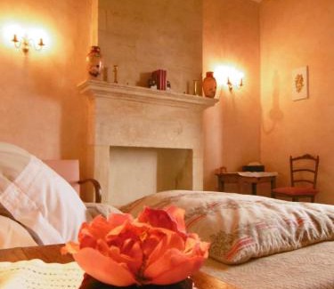Gefosse-Fontenay Bed & Breakfast | Family-Friendly Manoir de L'Hermerel with Kitchen Access