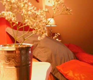 Gefosse-Fontenay Bed & Breakfast | Family-Friendly Manoir de L'Hermerel with Kitchen Access