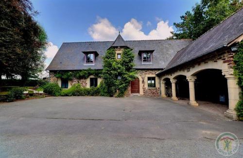 Bruz Bed & Breakfast | Experience Manoir de la Droulinais with Oceanfront Views
