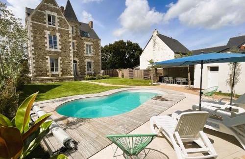 Crossac Villa | Discover Manoir de la Fontaine Saint-Jean with Ocean View