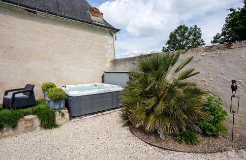 Joue-les-Tours House | Manoir de la Mazeraie: Ideal for Remote Work & Relaxation