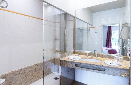 Cricqueboeuf Hotel | Relax at Manoir de la Poterie & Spa with Top Amenities