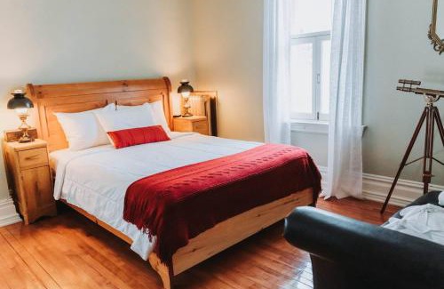 Mauricie Bed & Breakfast | Child-Friendly Manoir Des Curiosités with 9.2/10 Guest Rating