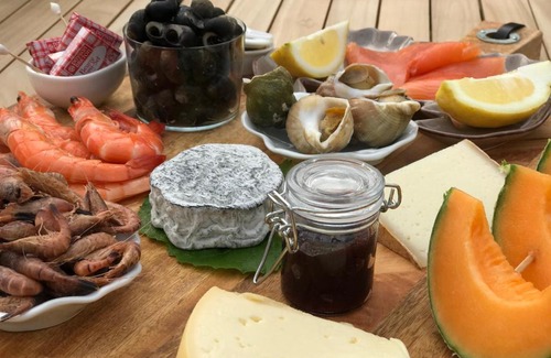 Saint-Quay-Perros House | Discover Manoir des petites bretonnes: Rated 9/10 Stay