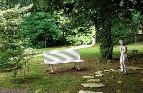 Yvre-l'Eveque Bed & Breakfast | Discover Manoir des Turets: Oceanfront Bliss & Family-Friendly