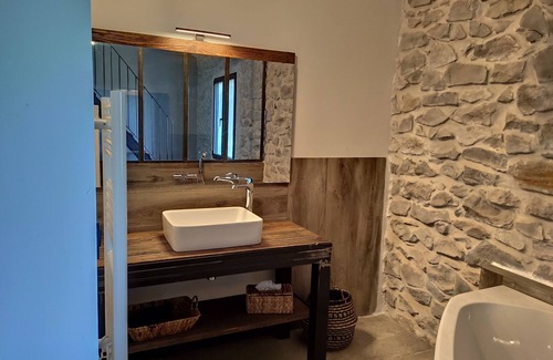 Vestric-et-Candiac Bed & Breakfast | Indulge at Manoir Du Marquis De Montcalm - Double Suite