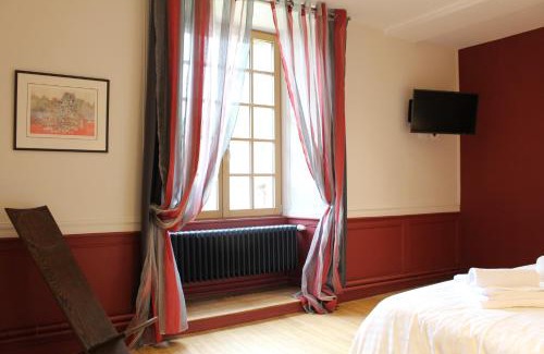Saint-Evarzec Hotel | Oceanfront Retreat at Manoir du Moustoir - Rated 9.3/10