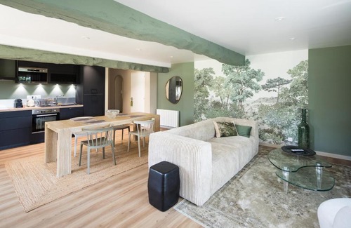 Malansac Bed & Breakfast | Elegant Manoir du Vau d'Arz with Pool and Ocean Views