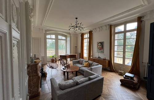 Chateaudun Other | Manoir en Centre Ville: Relaxing Retreat with Family Amenities