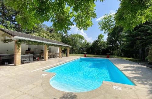 Mirepoix House | Elegant Manoir & Apartments with Pool in Mirepoix