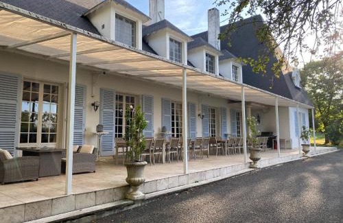 Mirepoix House | Elegant Manoir & Apartments with Pool in Mirepoix