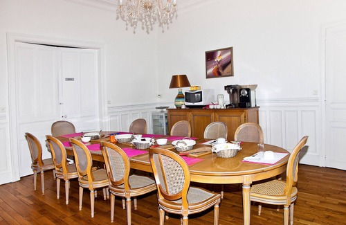 Vitry-le-Francois House | Discover Manoir François 1er Iris: Relaxing Pool & Spa