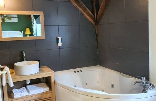 Vitry-le-Francois House | Relaxing Manoir François 1er Capucine with Pool & Spa