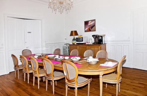 Vitry-le-Francois Cottage | Discover Manoir François 1er Primevere with Ocean Views