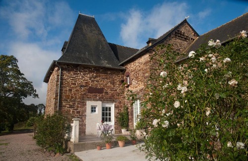 Saint-Thurial Bed & Breakfast | Inviting Manoir La Haie Chapeau: Wheelchair Accessible Stay