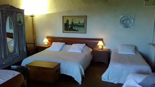 Beaumont Bed & Breakfast | Budget-Friendly Stay at Chambres d'hotes Le Cristal
