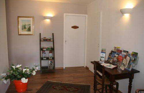 Barraute-Camu Bed & Breakfast | Oceanfront Manoir Théas: Guest Rated 9/10 & Pet Friendly