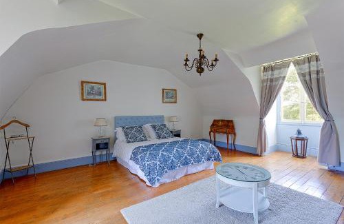 Joue-les-Tours House | Manoir de la Mazeraie: Ideal for Remote Work & Relaxation