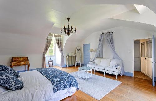 Joue-les-Tours House | Manoir de la Mazeraie: Ideal for Remote Work & Relaxation