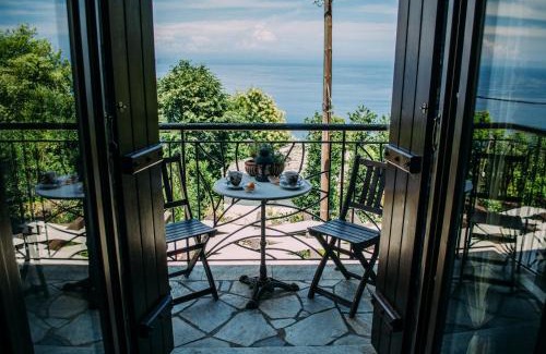 Mouresi Apartment | Discover Manolies: Guest Rated 9.7, Pet and Child Friendly