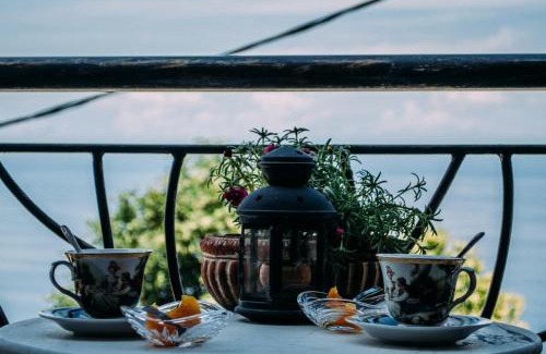 Mouresi Apartment | Discover Manolies: Guest Rated 9.7, Pet and Child Friendly