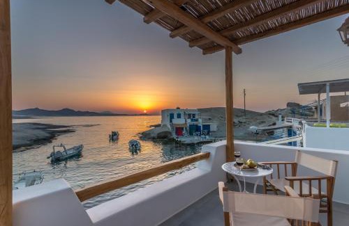 Milos House | Relax at Manolis And Filio Home - By The Sea, 4-Star Retreat