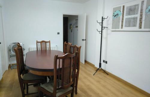 Portomarin Apartment | Child-Friendly Escape at Manolo Piso with High Guest Ratings