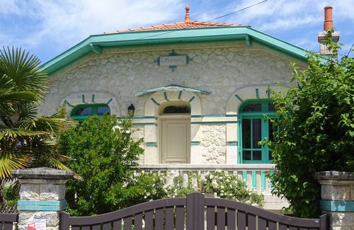 Royan Villa | Manon 4*: Oceanfront Retreat with Spa & Guest Rated 9.8