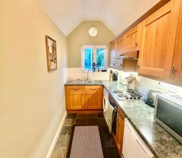 Cavendish House | Manor Cottage