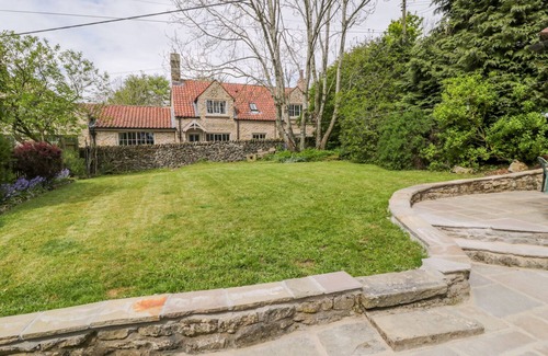 Levisham House | Welcoming Manor Cottage: Pet Friendly with Breakfast & Kitchen