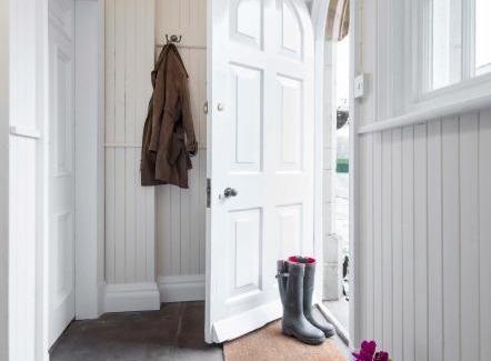 Egton House | Manor Cottage: 4-Star Stay with Pet-Friendly Amenities