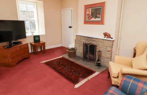 Akeld House | Charming Manor Cottage: Family and Pet-Friendly Retreat