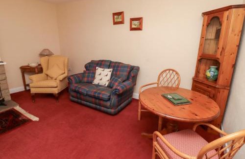 Akeld House | Charming Manor Cottage: Family and Pet-Friendly Retreat