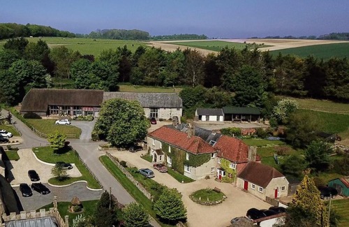 Collingbourne Kingston House | Elegant Manor Farm B&B: Guest Rated 9/10 Experience