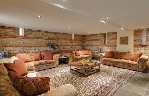 Cheselbourne House | Discover Manor Farm Barn: Pet-Friendly Retreat with Pool