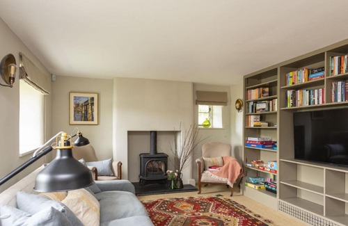 Maiden Newton House | Family-Friendly Getaway at Manor Farmhouse