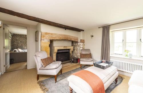 Maiden Newton House | Family-Friendly Getaway at Manor Farmhouse
