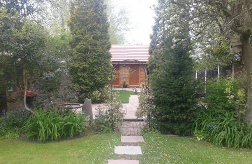 Irby Bed & Breakfast | Discover Manor Garden Lodge: 4-Star Family-Friendly Retreat