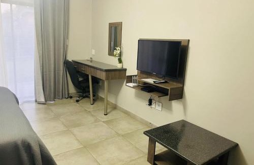 Kroondal House | Discover Manor Hills Guest Lodge with Oceanfront Views