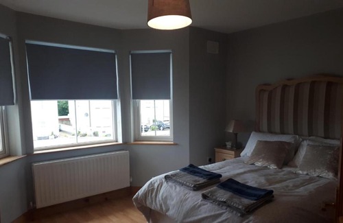 Manorhamilton House | Inviting Manor Holiday Home - Perfect for Family Getaways