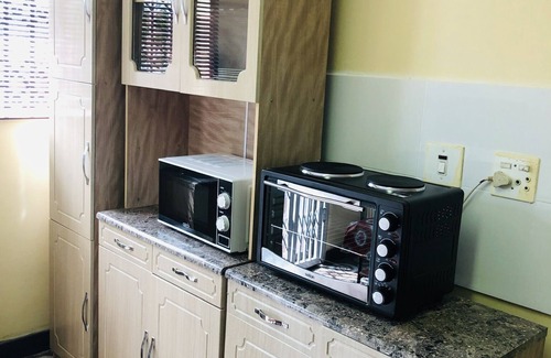 Berea Apartment | Cozy Manor Holiday Home with Complimentary Breakfast
