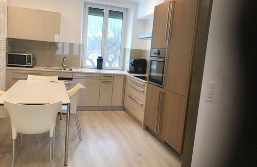 Tramelan Apartment | Relax at Manor House: Pet Friendly with Spa & Hot Tub