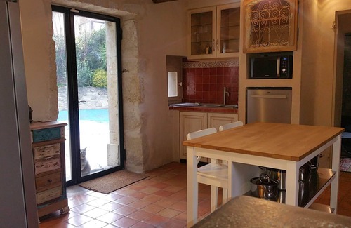 Castelnau-de-Guers House | Elegant Manor House with Private Garden and Pool Retreat
