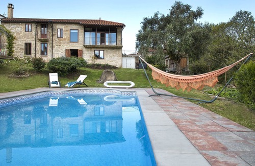 A Lama Villa | Elegant Manor House with Oceanfront Views in Rías Baixas