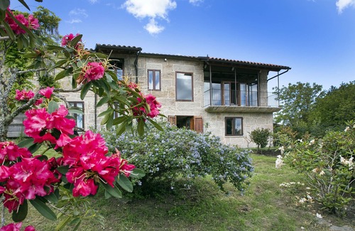 A Lama Villa | Elegant Manor House with Oceanfront Views in Rías Baixas
