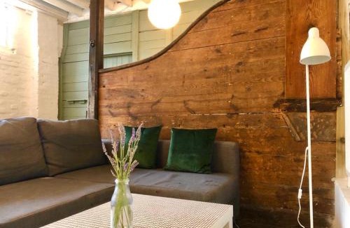 Holworth House | Pet-Friendly Manor House Mews: Cozy Stable Conversion Retreat