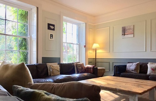 Holworth House | Discover Manor House Moreton - Ideal Family Holiday Home