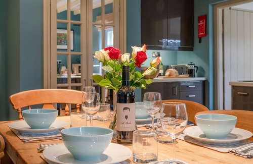 Paxford Cottage | Cozy Manor Lodge Cottages: Perfect for Family Getaways