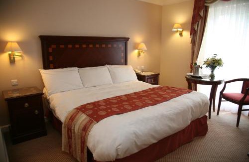 High Wych Hotel | Experience Manor Of Groves: Golf, Spa & Family-Friendly Fun